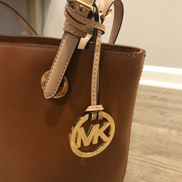 Michael Kors tote - Picture 5 of 8
